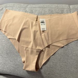 Aerie nude/tan XL woman’s panties no show brand new
